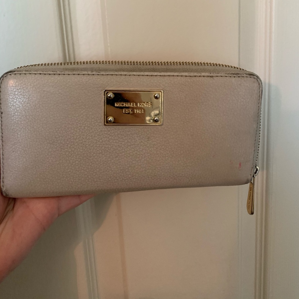Used Micheal Kors wallet!